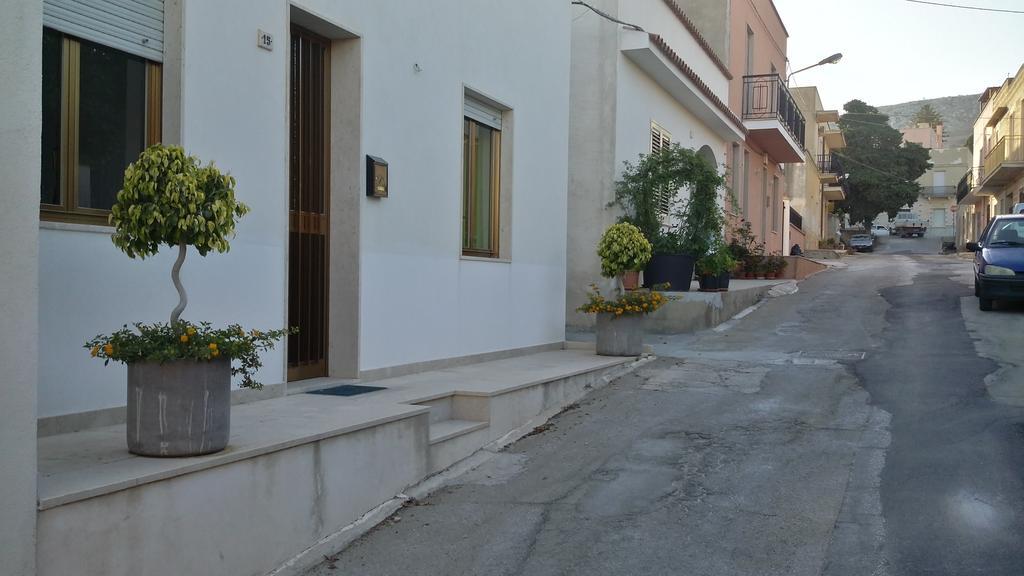 Bed and Breakfast La Casa Dei Nonni Custonaci Exterior foto